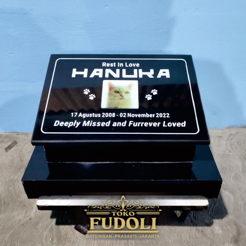 Batu Nisan Hewan Foto