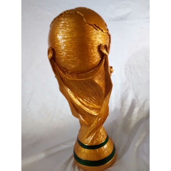 replika piala dunia