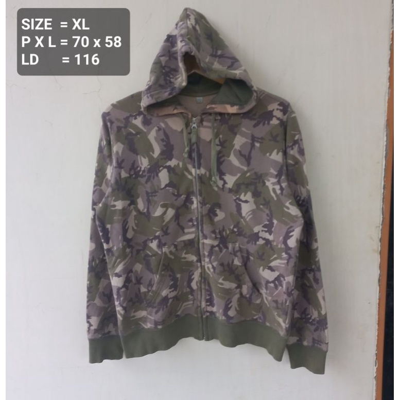 Uniqlo Camo Hoodie