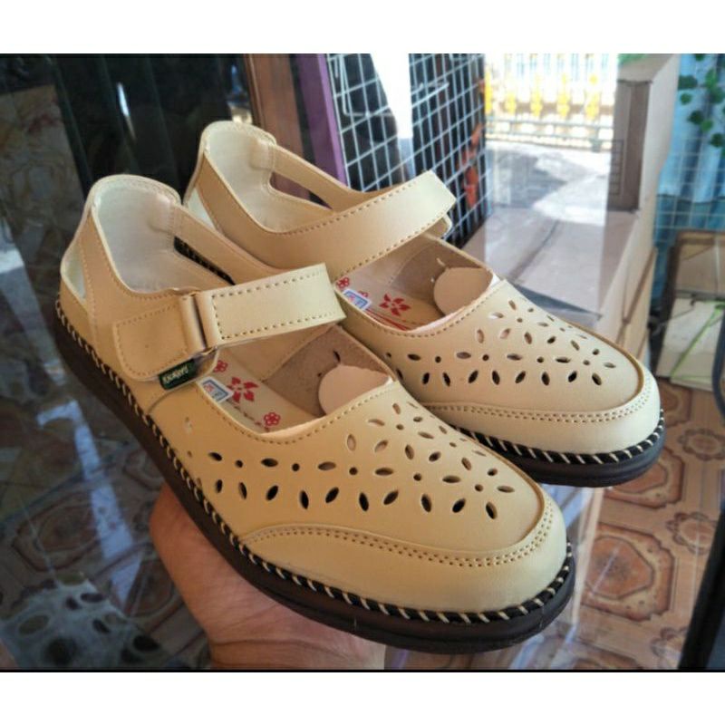 Sendal Sepatu Kickers Wanita Laris Kasual