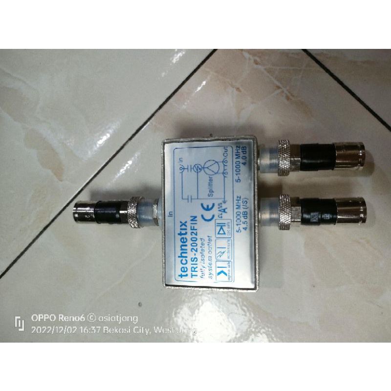 Splitter antena TV cabang 2 way spliter signal + draf connector compress