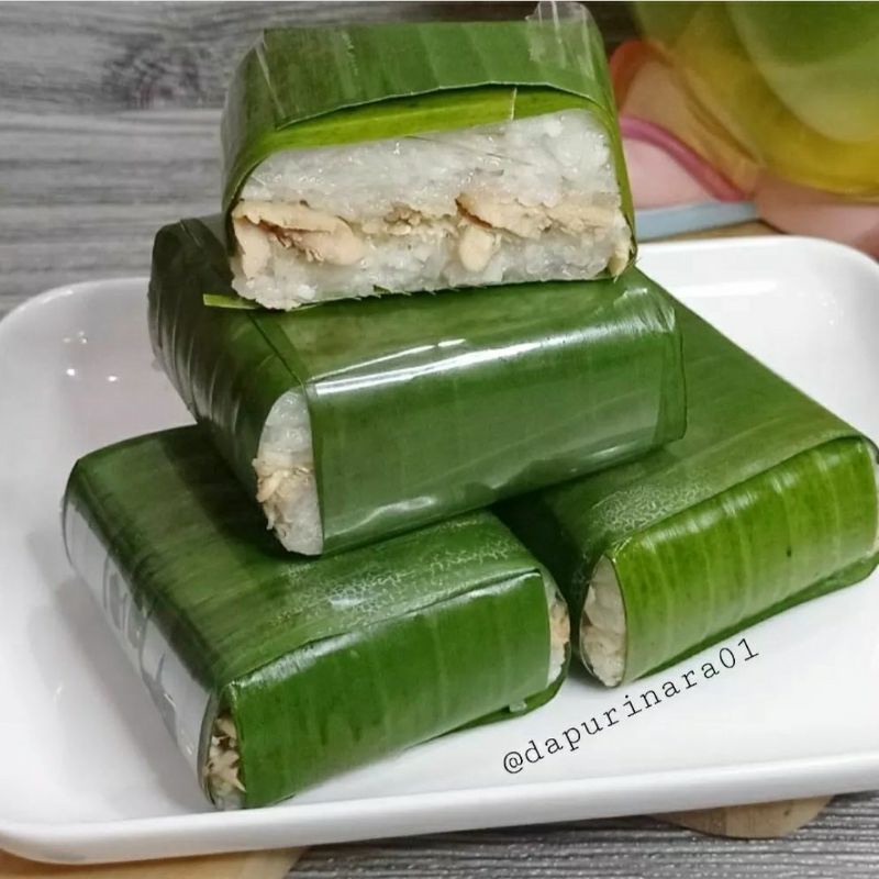 

Lemper isi Ayam/Abon