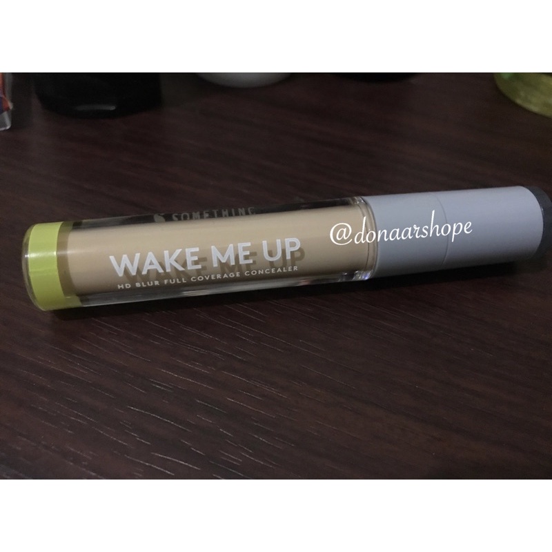 Preloved Concealer Somethinc shade vanilla