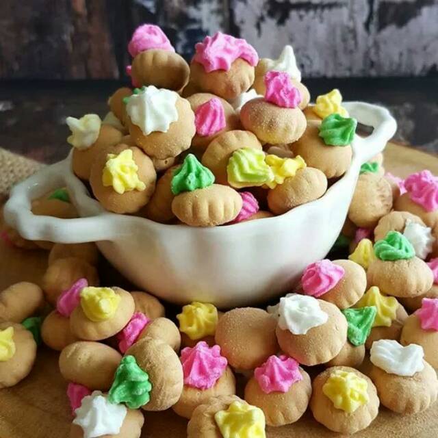 

PASAR ONLINE MURAH - KUE GEMBROS / KUE MONAS / KUE JADUL 250GR