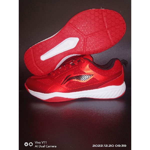 Sepatu Lining Ultra Pro