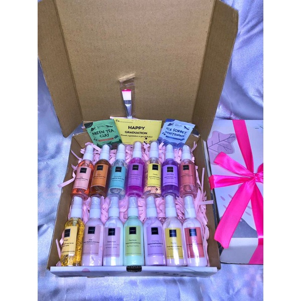 REAL PICT 60ML VARIAN LENGKAP ISI 14- HAMPERS GIFT BOX SCARLETT WHITENING MINI / Hampers scarlett mini / kado ulang tahun / kado ultah kado pacar kado cewek kado wisuda kado unik scarlett body lotion mini scarlett body shower jolly freshy happy