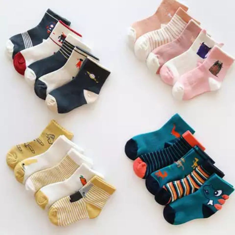 [4 pasang] kaos kaki bayi anak-anak dan kaos kaki kartun  lucu untuk pria dan wanita termurah-MOTIF CEWE RANDOM