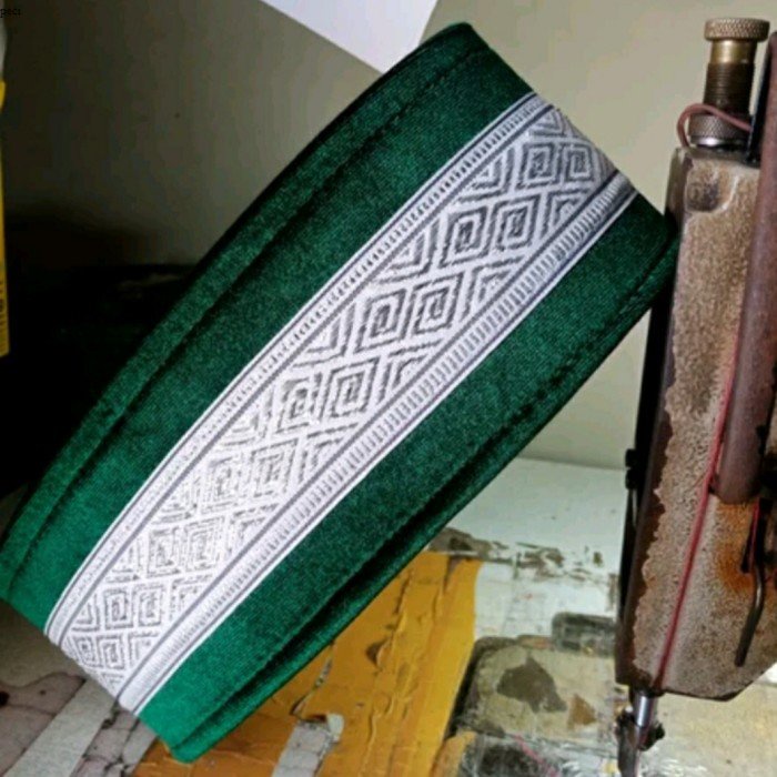 Peci/Songkok/Kopiah bludru hijau tua renda silver - 9