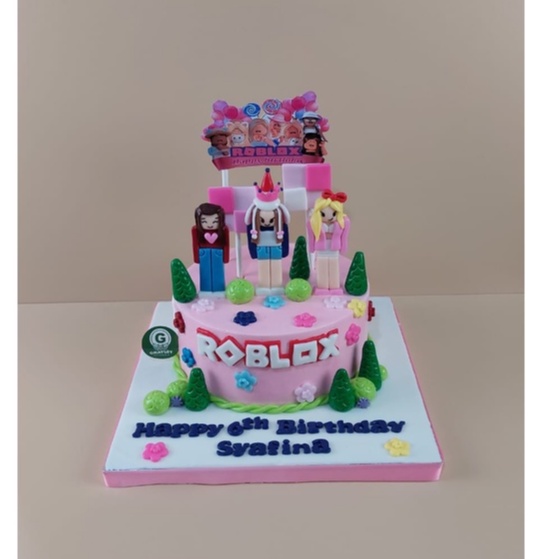 

ROBLOX GIRLS BUTTERCREAM UK 20CM / KUE ULANG TAHUN