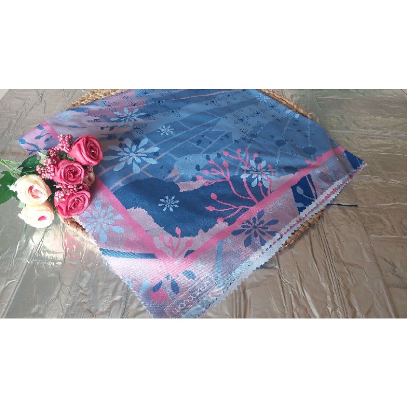 Wandakiah, Panasia kerudung segi empat