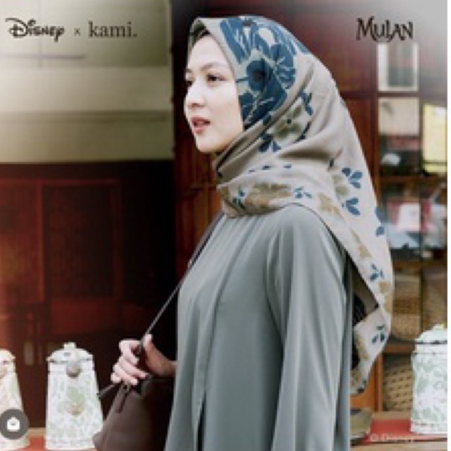 Preloved Mulan scarf by Kamiidea