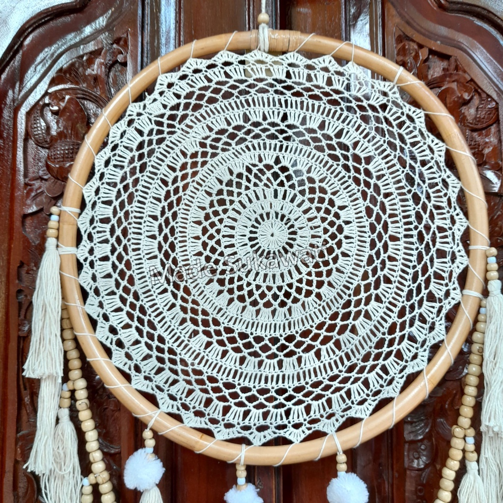 Dream catcher sulam lingkar rotan 42cm kalung benang bola kayu