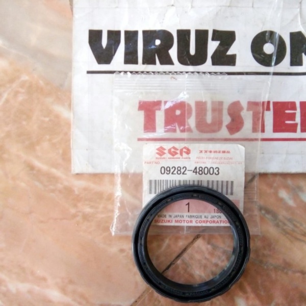 OIL SIL SEAL AS RODA BELAKANG DALAM SUZUKI VITARA ESCUDO SIDEKICK