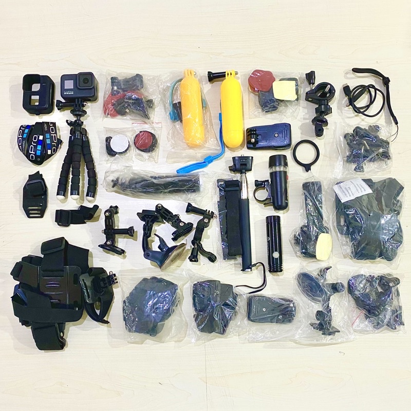 GoPro Hero 8 Black Bonus Banyak Aksesoris