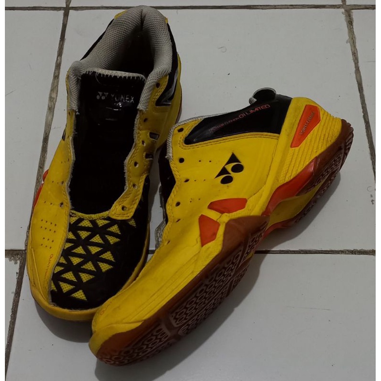 sepatu yonex original second