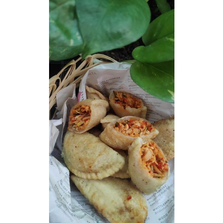 

cireng isi ayam suwir