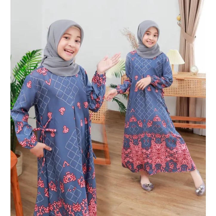 Baju busana muslim anak perempuan