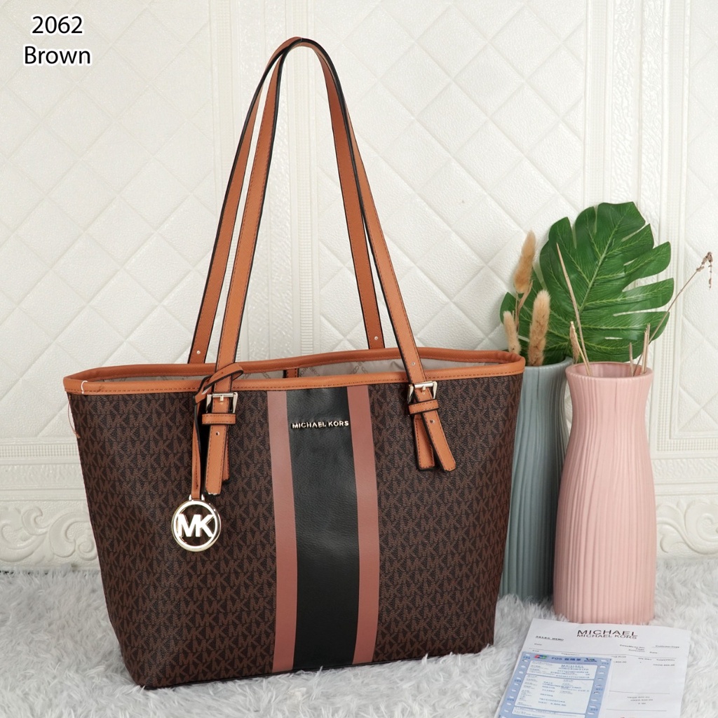 BAG Jetset Carryall Tote 2062