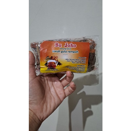 

Wedang dengan rempah asli wedang uwuh