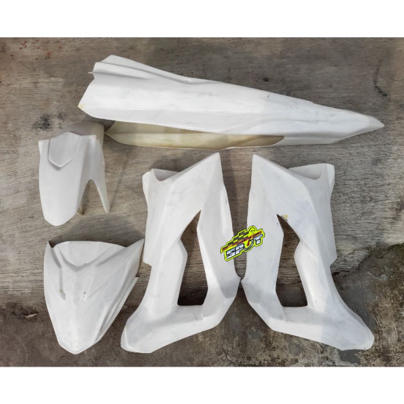 Body Buta balap Sonic 150R Fullset Body Buta Roadrace
