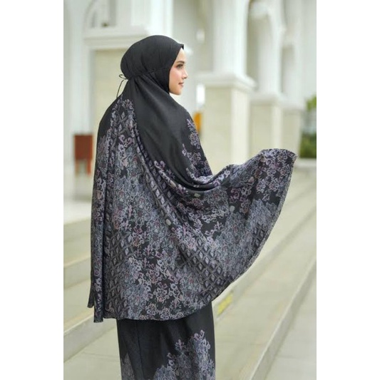 Granada prayer robe black button scarves