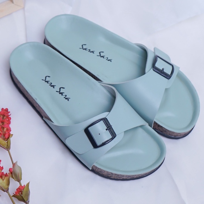 SARASARA YUK - Sandal Wanita Casual Model Slop Birken Sol Puyuh SARA SARA BILLY Sendal Cewek Sol Kulit Santai Singgle Strap Rumah Gesper Empuk Ringan Size 36 37 38 39 40 Warna Green Hijau Sage Selop Anti Slip Original Terbaru Shoes ORI Mall Official Store