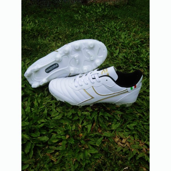 Sepatu bola Diadora terlaris/SOL SUDAH DIJAHIT KELILING/Sepatu olahraga pria/Size 39-43