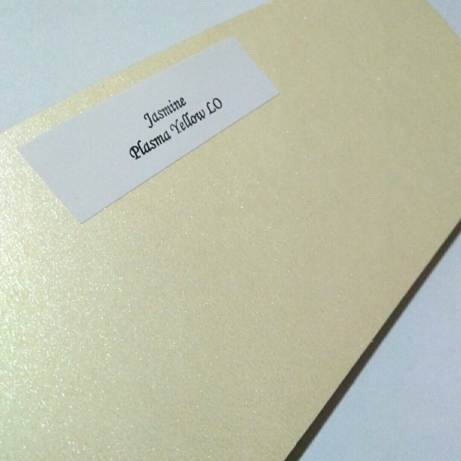 

( 50 Lembar ) Kertas Undangan / Karton Jasmine Plasma Yellow 200 Gsm Folio. 21.5 cm X 33 cm