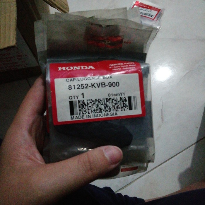 Cap luggage box tutup lubang kecil dasar bagasi beAt karbu 81252KVY900
