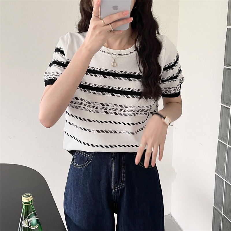 baju atasan wanita/lengan pendek stripe crop top/korean style import kekinian kaos pendek