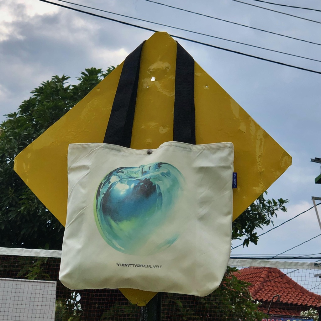 Tas Tote Bag - Alien Attack Apple