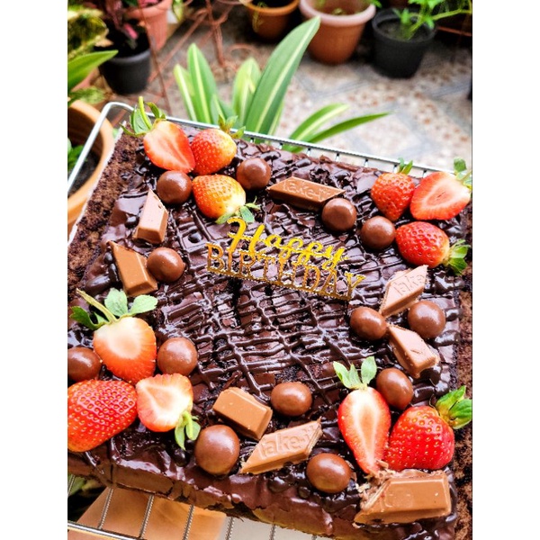 

Customized Brownies for gift or birthday cake ada 2 type (Classic / Premium)