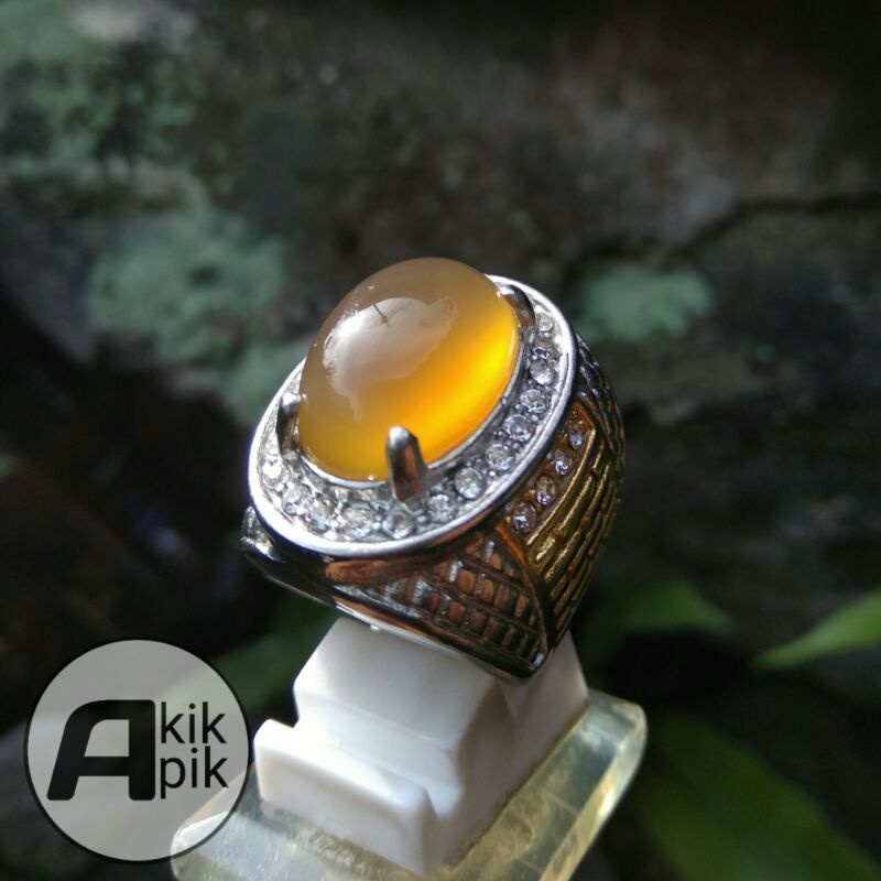 Cincin Batu Anggur Cempaka Baturaja