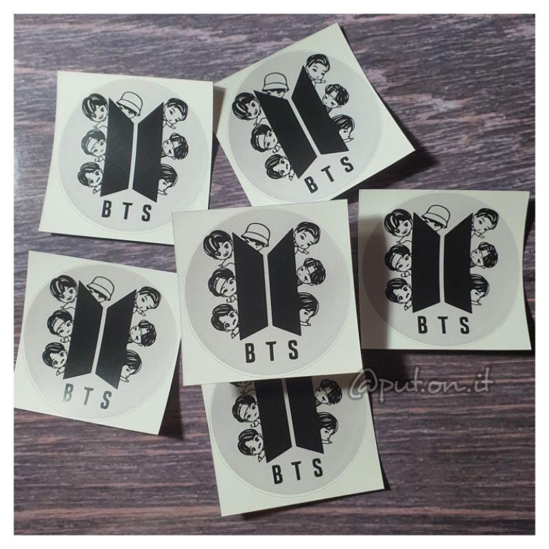 

Stiker BTS bulat