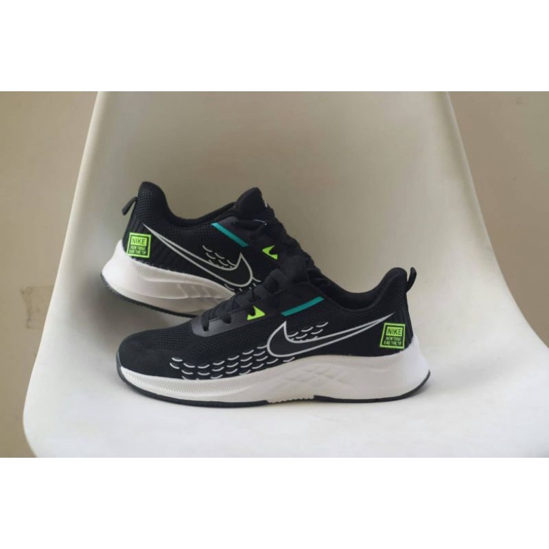 Sepatu Sport Running Import Pria 40 - 44