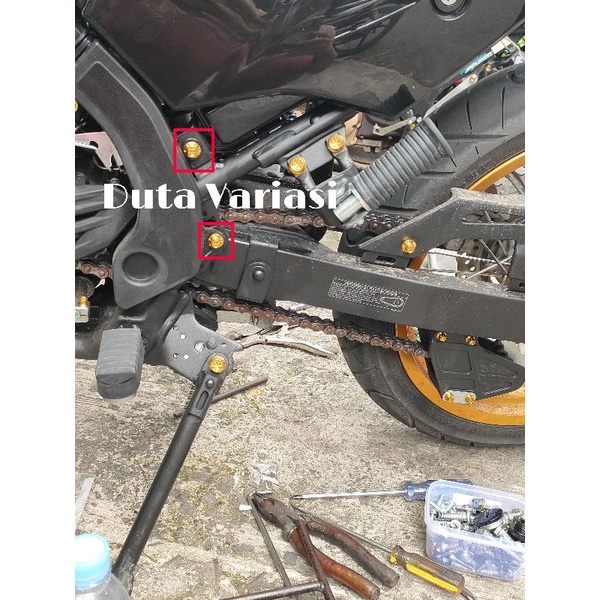 NACOM DV BAUT TUTUP RANGKA KIRI KANAN KLX 230