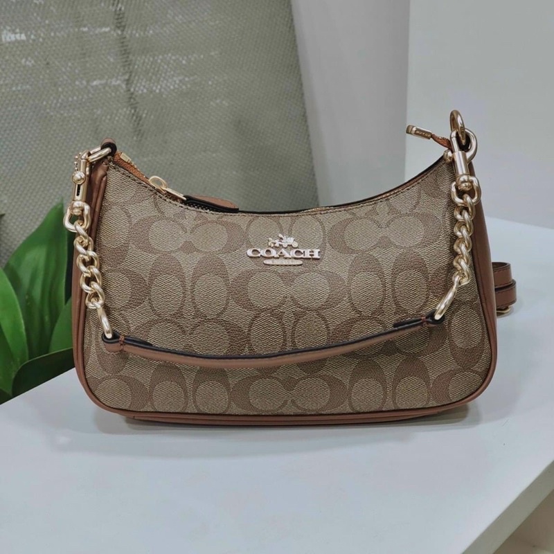 Coach Teri Shoulder Bag With Stripe Heart Print (CA548)