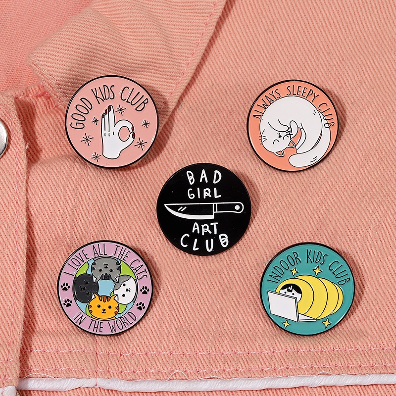 Lucu Kucing Club Enamel Pin Kreatif Anak-Anak Club Tidur Kucing Bros Lencana Kerah Pin Kartun Hewan Lencana Perhiasan Hadiah Untuk Teman