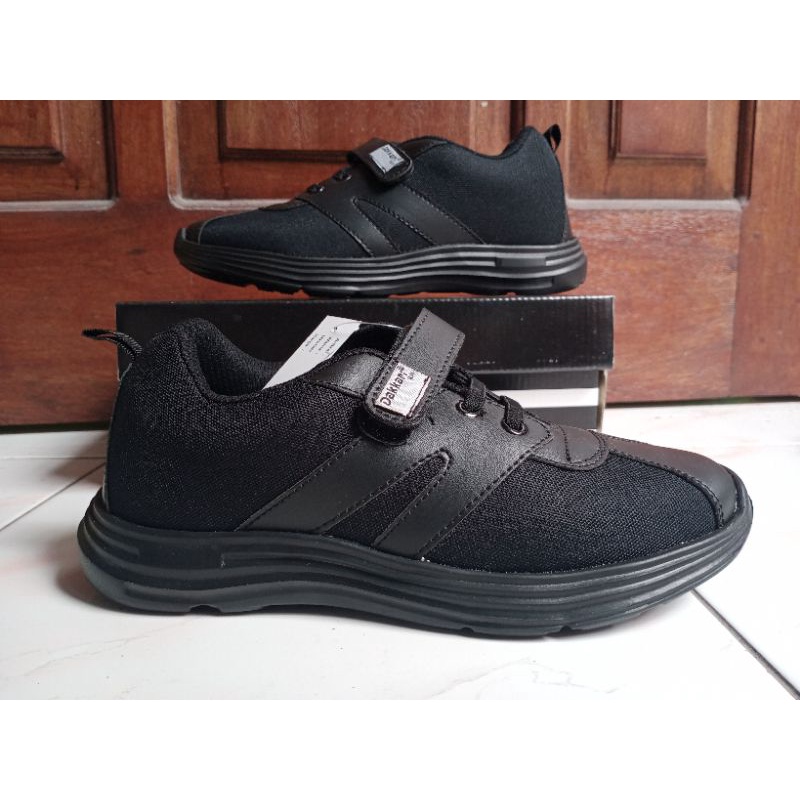 Sepatu anak hitam polos yongki komaladi / sepatu perekat velcro anak 28 - 32