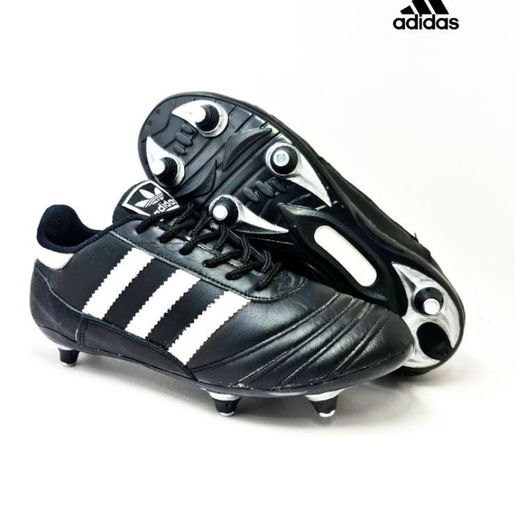 ↶ Sepatu bola kulit pul besi adidas bouken bouer classic jaminan uang kembali jika bukan kulit ⇝