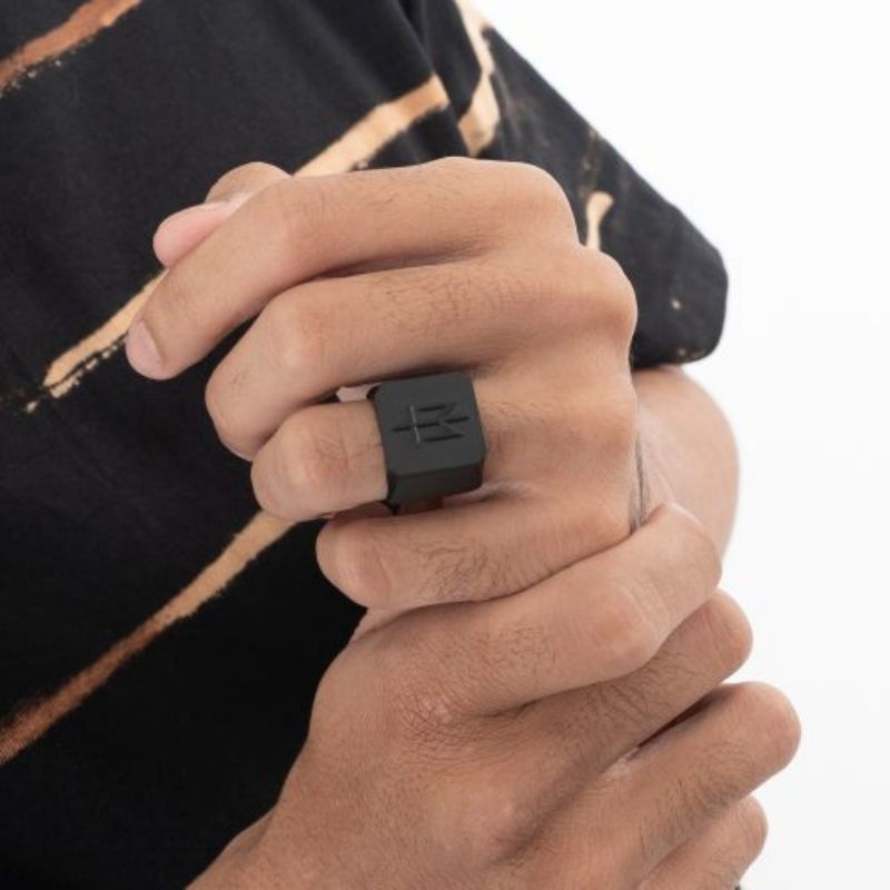 THRING - MATERNAL DISASTER