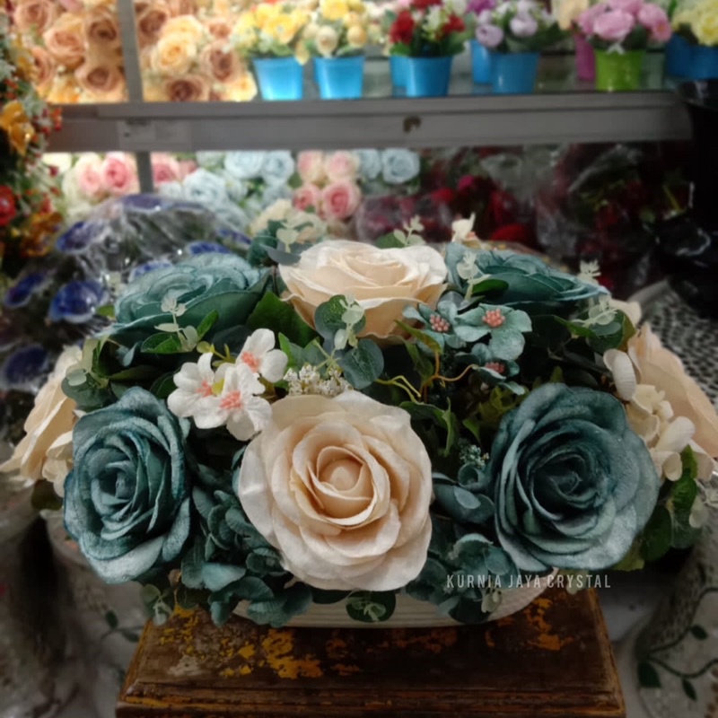 Rangkaian Bunga Mawar Premium set Vas Keramik/ Bunga Mawar Import