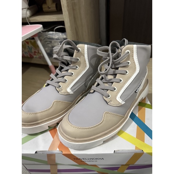 Preloved Sepatu Boots NOKHA Hagia Smoke Wanita