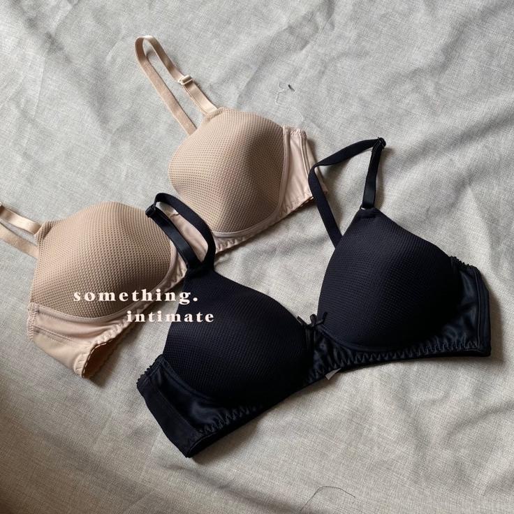 SALE - Triumph Wirefree Shape Define Comfort Bra /  Bh Wireless Tanpa Kawat Sisa Export Bh Rumah Har