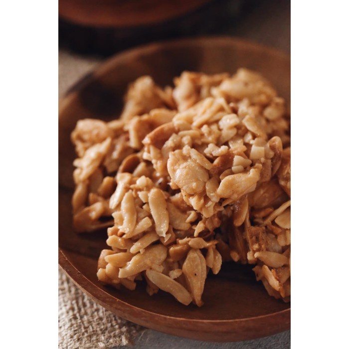 

Walnut Brittle Kue Kering Misol Netto 100 Gr Kemasan Plastik