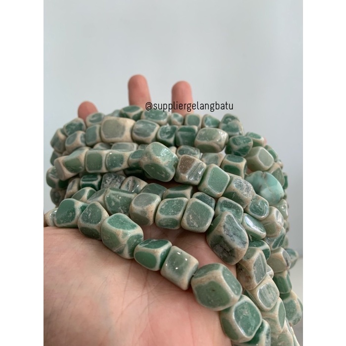 bongkah rough Batu GREEN NEFRIT JADE kalimantan 20mm giok akik hijau