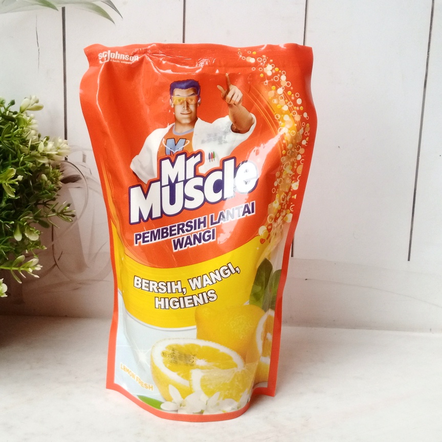 Mr Muscle Pembersih Lantai Pouch 720ml