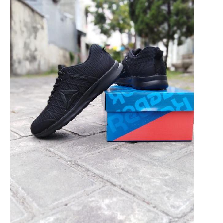 Best SEPATU SEKOLAH HITAM POLOS PRIA WANITA / CASUAL SNEAKERS HITAM POLOS ~