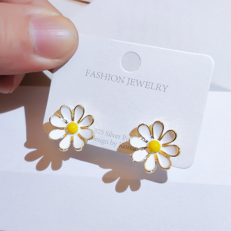 Anting Tusuk Desain Bunga Daisy Gaya Korea untuk Wanita Kekinian (Takota 058)