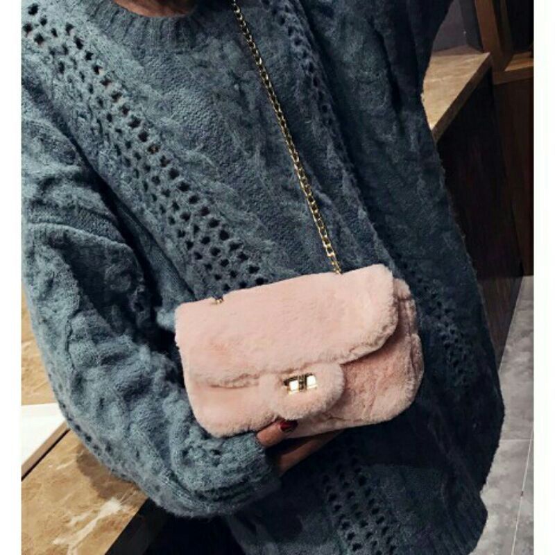 Tas selempang bulu / tas selempang rante / tas selempang kunci